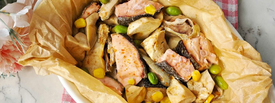 【減脂友善】柚香紙包鮭魚食譜，15分鐘快速上桌的低醣健身餐｜電鍋懶人料理