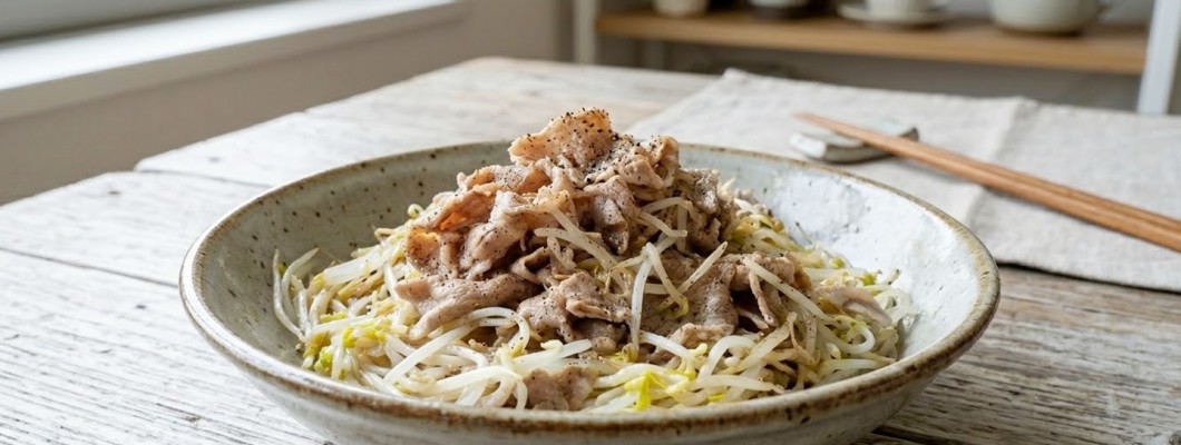 【減醣料理】在家也能做出日式鐵板燒風味：柚香豆芽炒豬肉片，減醣又入味｜懶人食譜